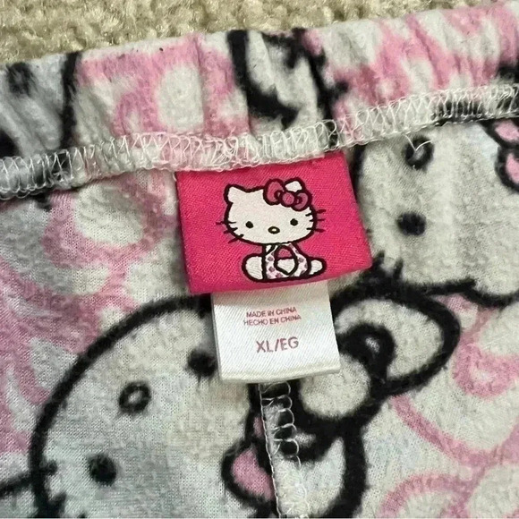 Hello Kitty Sleepwear By Sanrio Teen/Girls Size XL Pajamas PJs Set Polyester - Picture 9 of 16